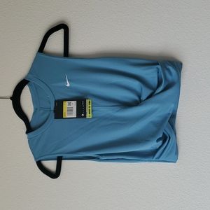 NWT Nike front knot tank